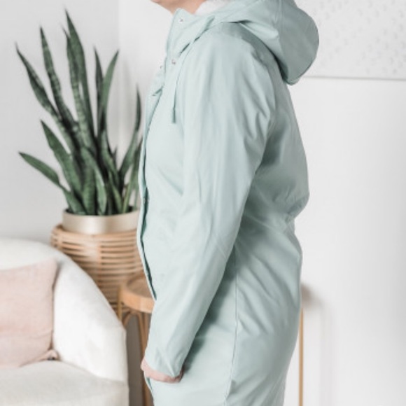 Mint green raincoat - Picture 3 of 10